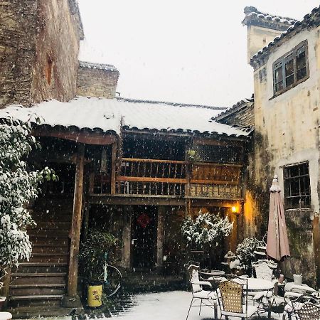 Old Street Courtyard Apartamento Montanhas Montanhas Huangshan Exterior foto