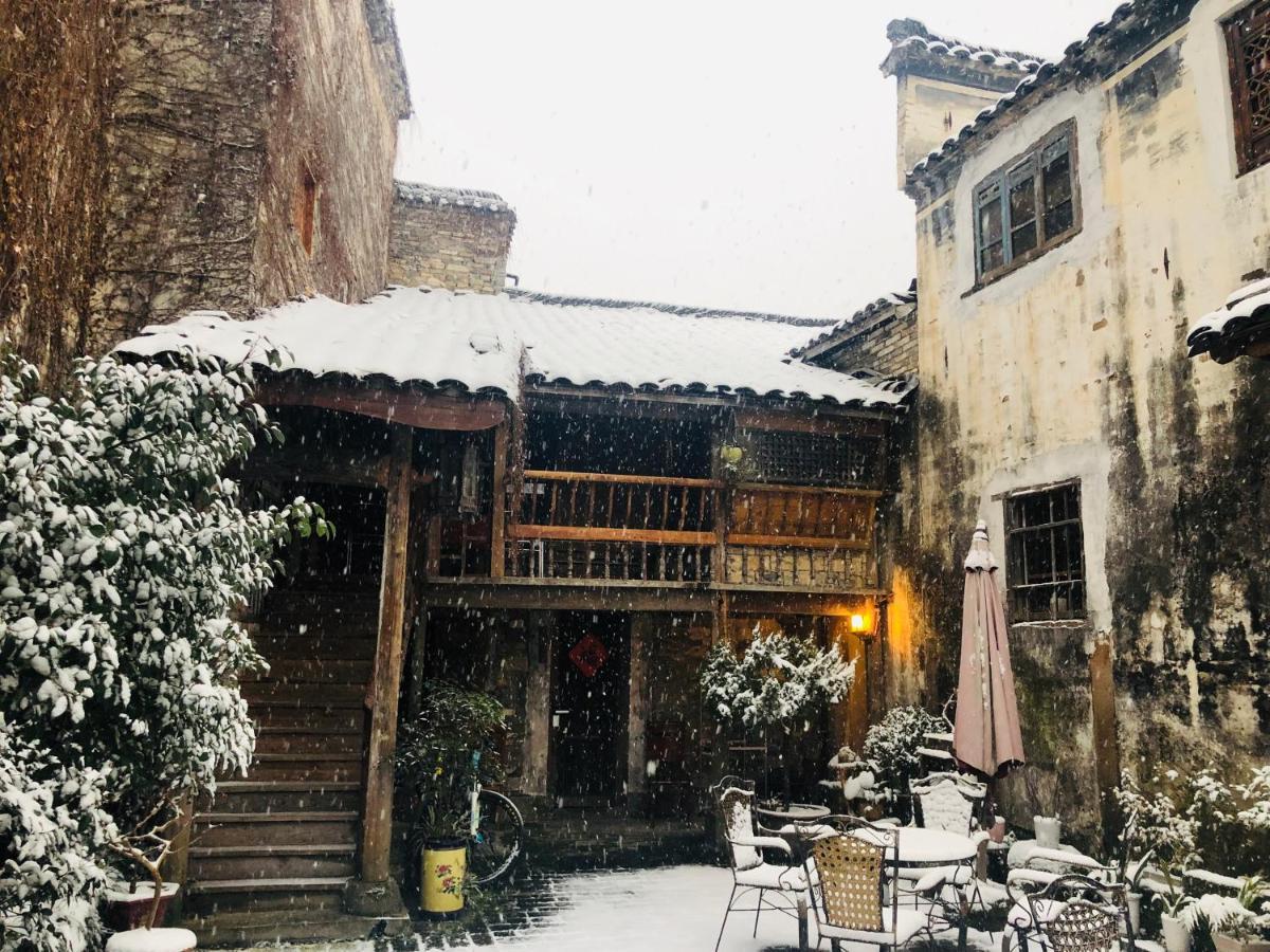 Old Street Courtyard Apartamento Montanhas Montanhas Huangshan Exterior foto