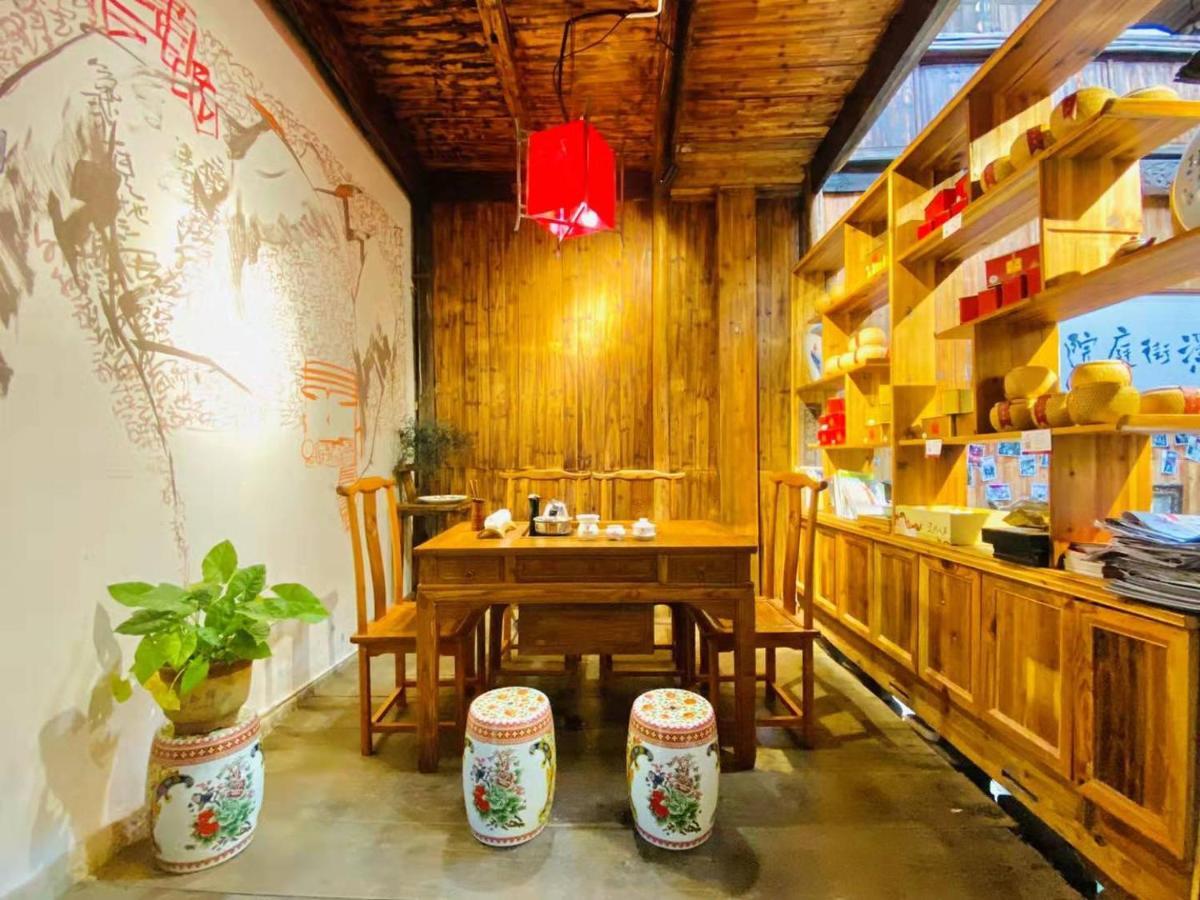 Old Street Courtyard Apartamento Montanhas Montanhas Huangshan Exterior foto